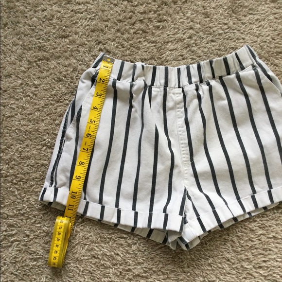 Forever 21 Shorts - Picture 4 of 13